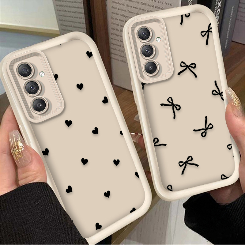 Custodia Nera con Cuore e Fioc - Samsung Accessories Phone recensione e prezzo