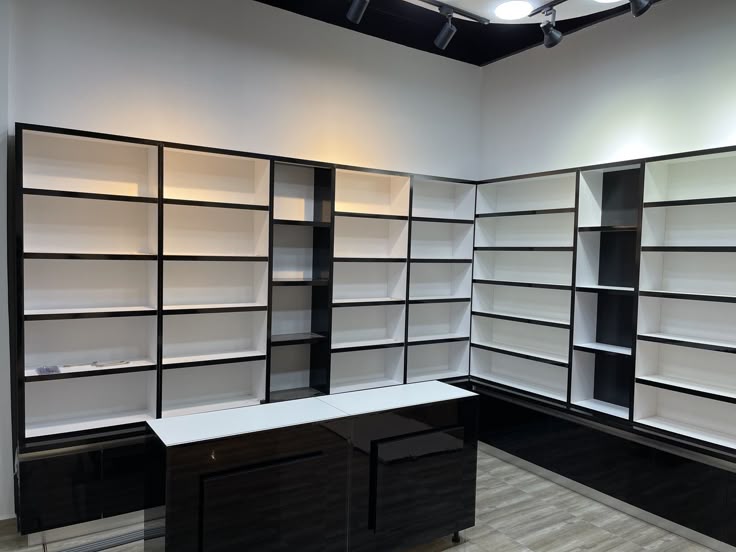 Display M2 Mobili moderni per  - Phone Accessories Shop Design recensione e prezzo